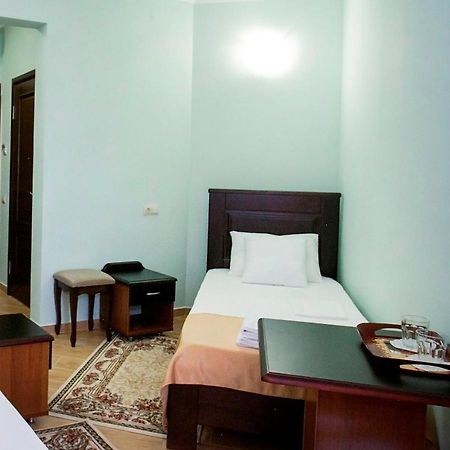 Hotel Acra Sukhumi Eksteriør bilde