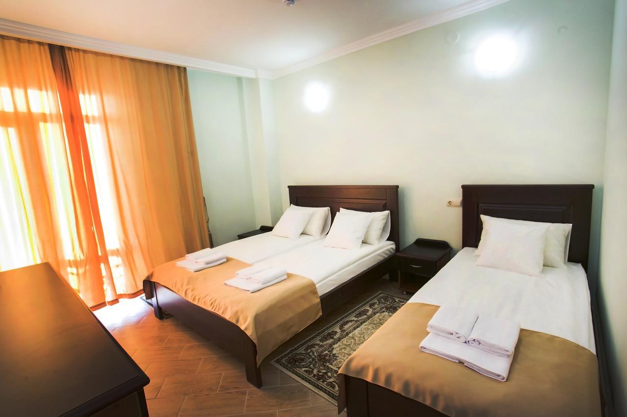 Hotel Acra Sukhumi Eksteriør bilde
